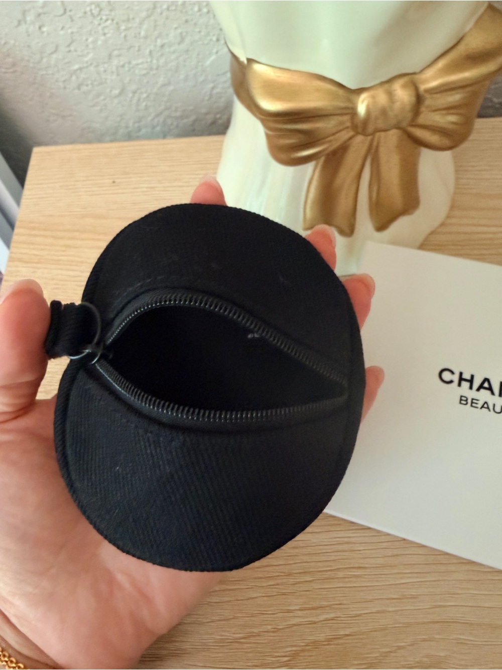 CHANEL Beaute Black Round Zip Pouch - Picture 4 of 6